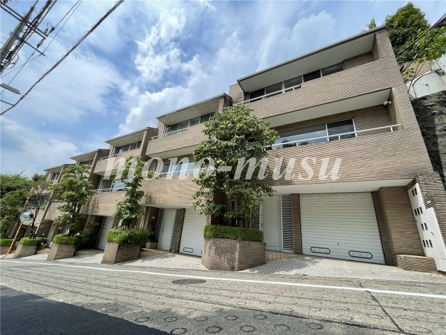 岡本ヒルサイドハウスのご紹介!!
